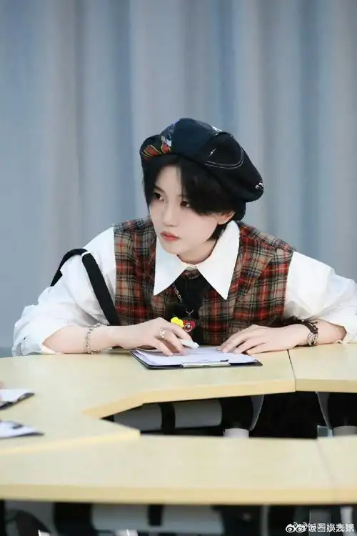 陆柯燃漫画走出的帅学姐##陆柯燃学姐装的漫撕感