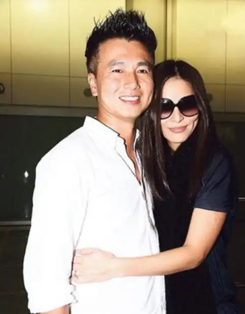 她爱渣男,遭9年男友劈腿,如今时常脸上插50根钢针维持美貌