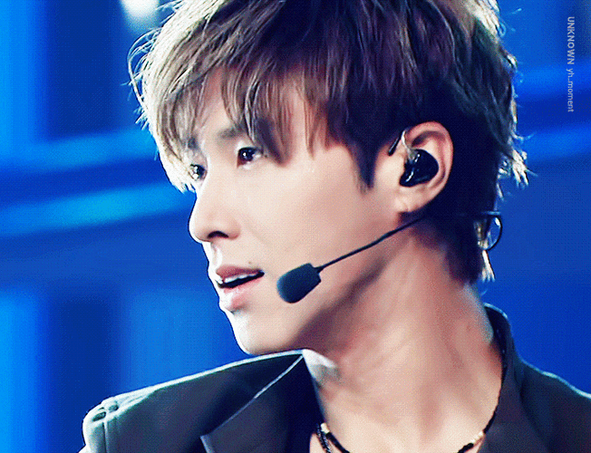 安利一下昨天fns上又飒又美的郑允浩