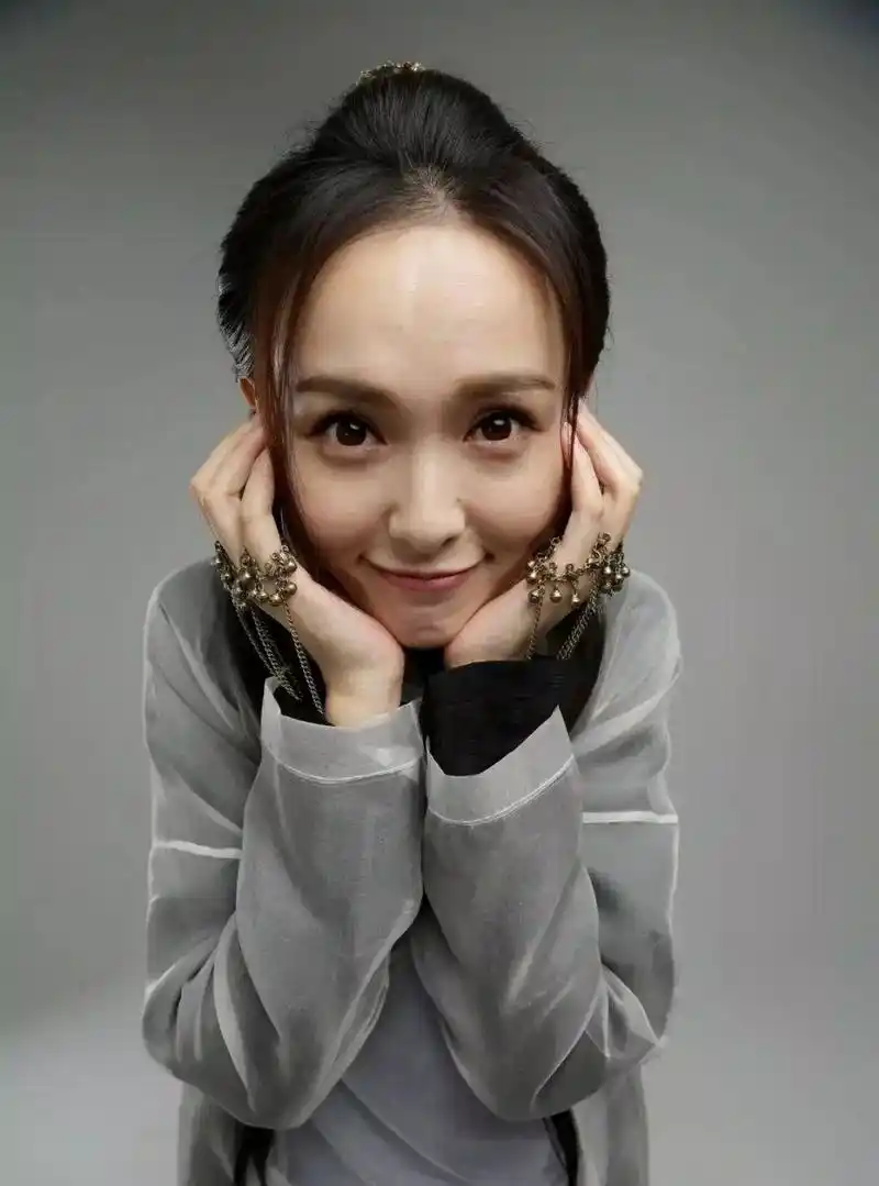 唐嫣素颜下皮肤很好