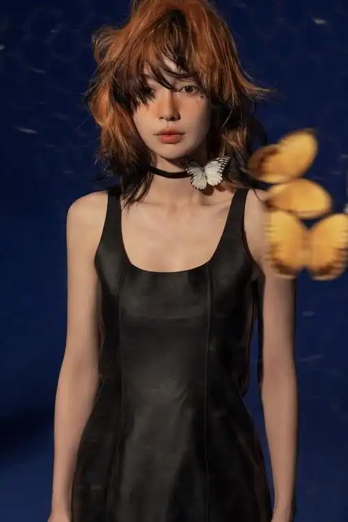 近日,杨颖(angelababy)登上《时尚芭莎》七月刊封面,这也是她连续第11