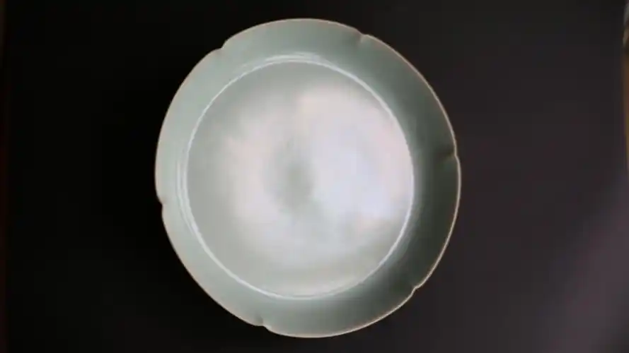 一件北宋汝窑天青釉洗在台北拍出了2832亿元