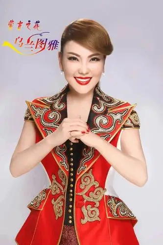 乌兰图雅央视七套春节大联欢跨界主持首秀受好评