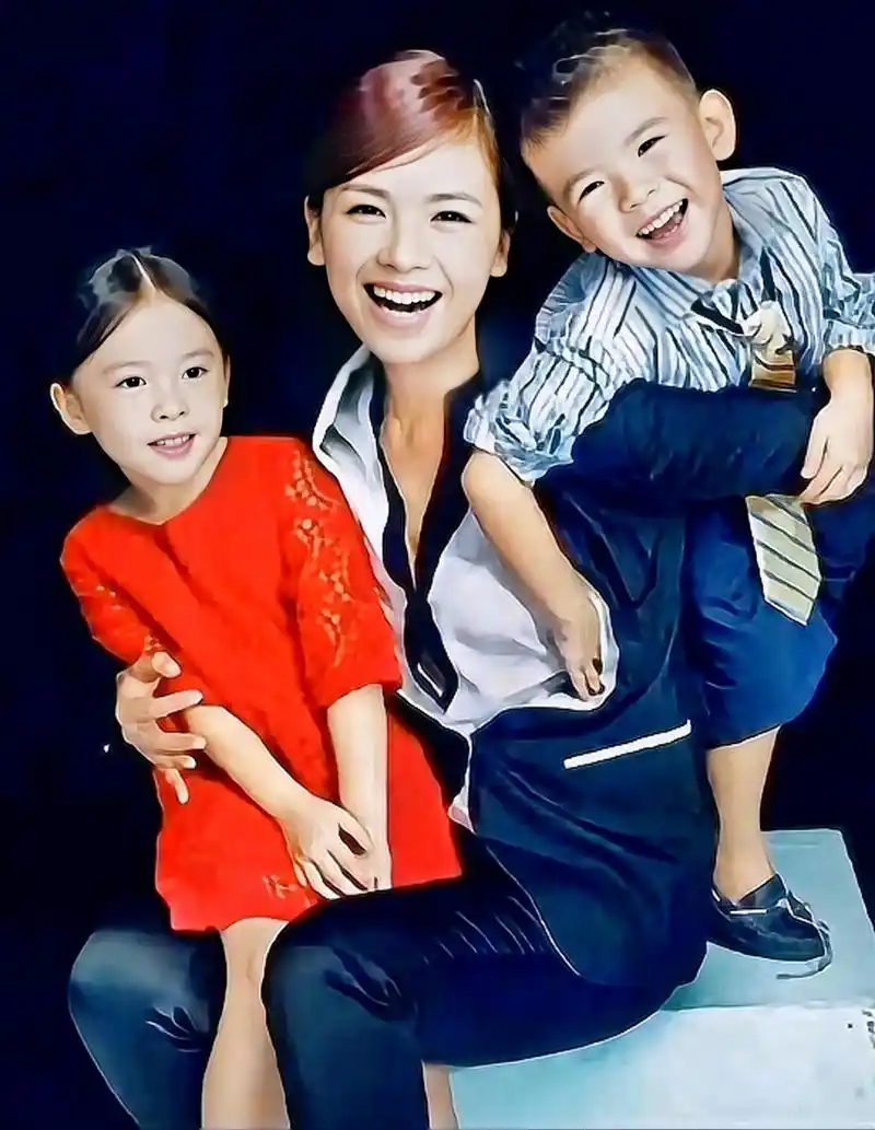 国民好媳妇刘涛, 与王珂结婚12年恩爱如初,儿女双全一家四口幸福美满