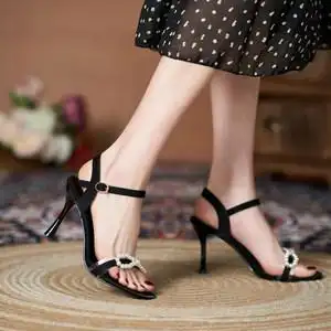 高跟凉鞋女一字带夏天鱼嘴图片