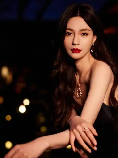 杜海涛新造型惹争议,多人烟熏妆导致审美疲劳_沈梦辰_化妆_金靖