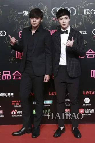 罗志祥,张艺兴亮相2015时尚cosmo美丽盛典