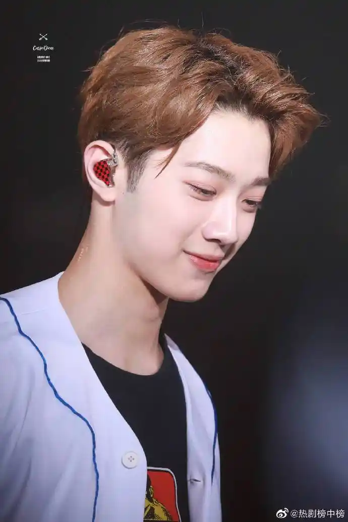 赖冠霖#爱豆神仙侧颜#小赖的神仙绝美侧颜我真的沦陷了