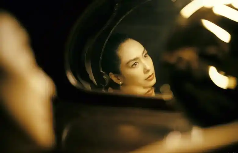 朱茵高束马尾清冷优雅 尽显港风复古格调