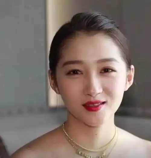 关晓彤采访照曝光无美颜无滤镜下成这模样网友也太真实了