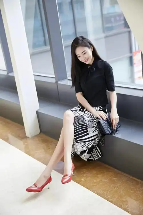 原创高跟鞋是女生搭配利器穿出街轻松提高回头率