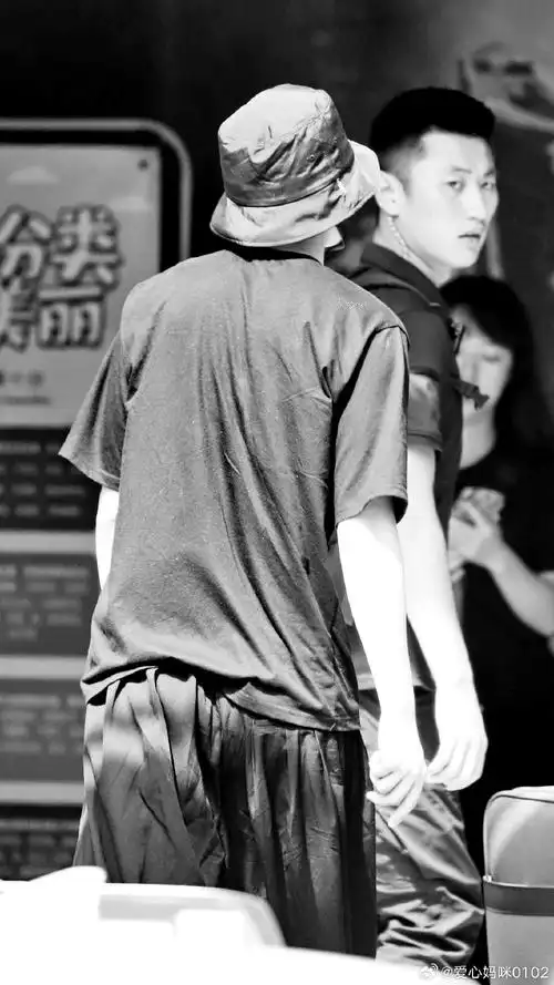 酷boy的背影#蔡徐坤