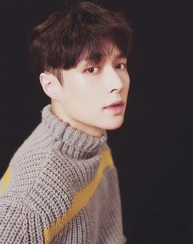 单说2020年,目前张艺兴已经连续推出了4首新歌,大家都听了吗?