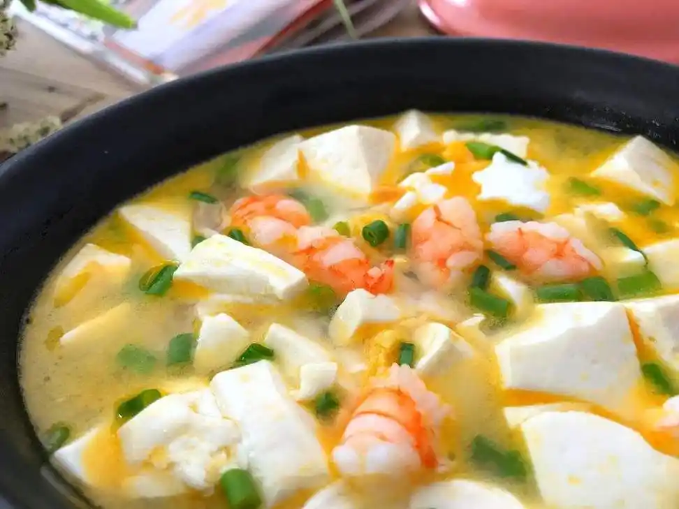 老少皆宜的鲜虾豆腐是很健康的一道菜不错的滋补佳肴