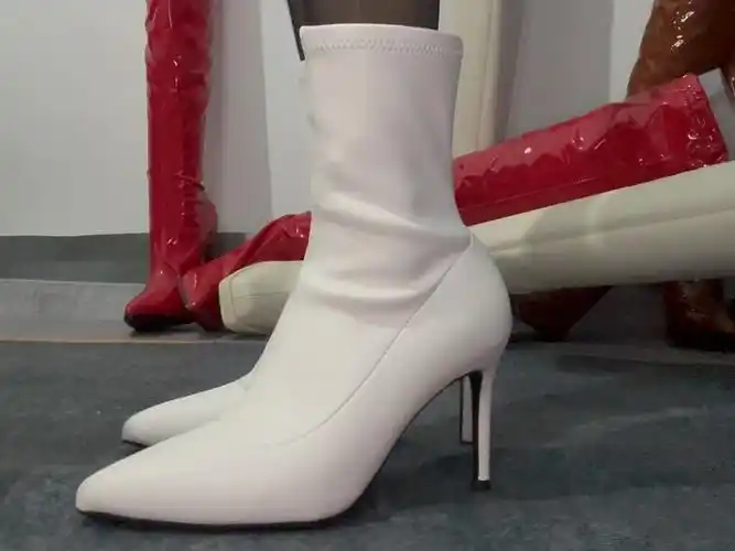 白色短靴好看嘛乖乖