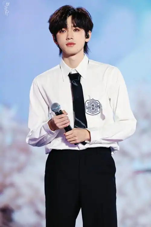 爱人的眼睛是第八大洋91    @时代少年团-宋亚轩    #宋亚轩楼