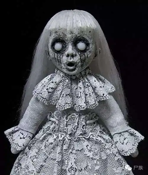 就是那种会在噩梦中出现的恐怖娃娃.