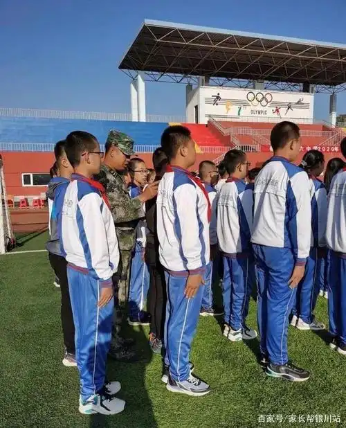 银川初中校服样式大盘点,新式藏青色最"亮眼"!