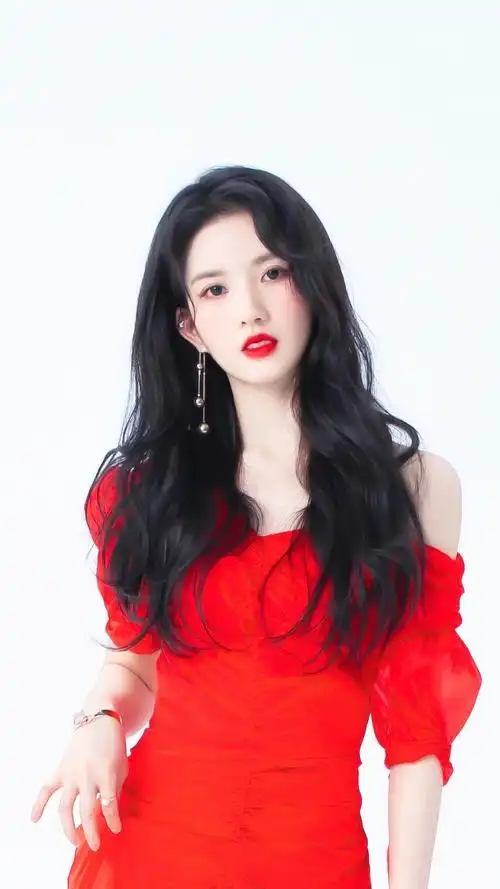 刘些宁好适合红色啊