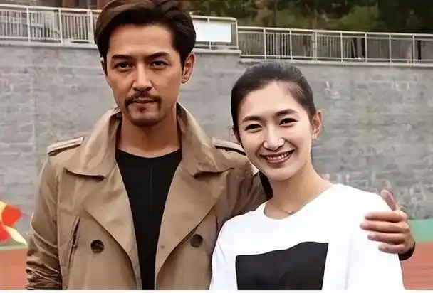 王传君说的没错江疏影就是一个平庸的美女难怪胡歌不要她