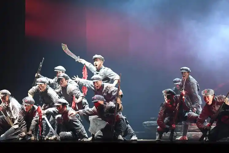 在桂北的湘江战役,以艺术的形式再现战役的惨烈,反映红军战士不怕牺牲