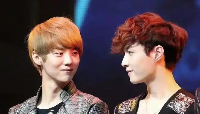 鹿晗,张艺兴昔日同框图