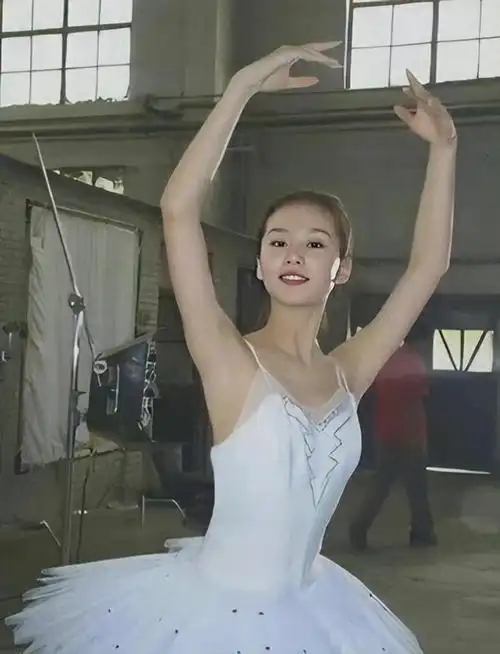 刘诗诗的早期老照片,果然真正的美女不会整容!