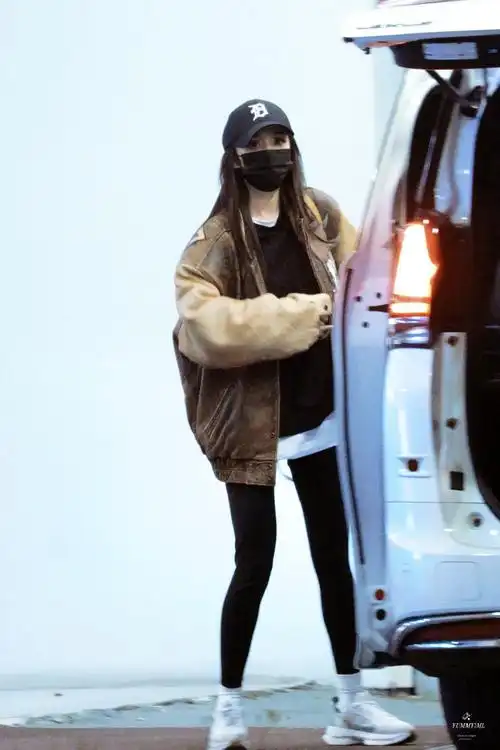 杨幂私服##杨幂上海机场穿搭##今日星拍放送