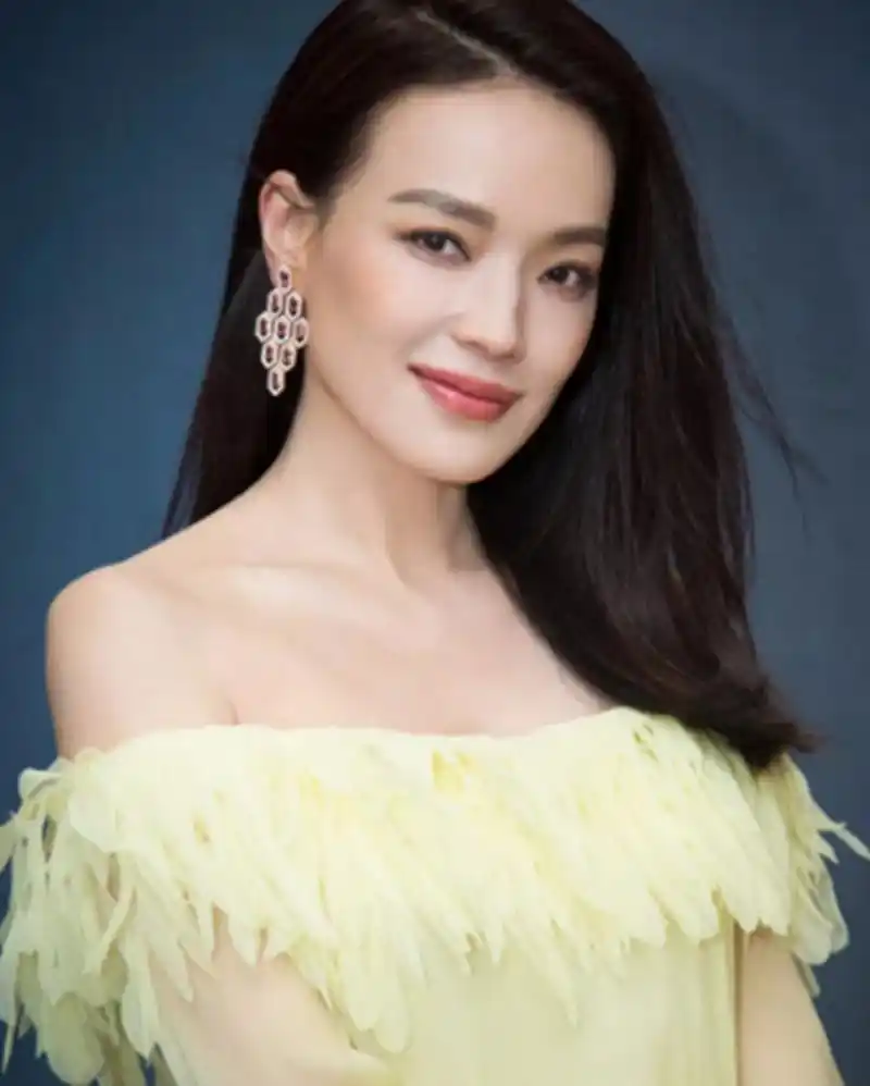 谁说厚嘴唇不好看?这些女星却用自己的魅力,证明了厚嘴唇也很美