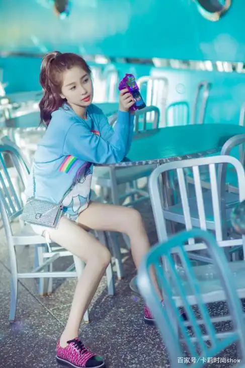 卫衣别再下衣失踪了瞧瞧虞书欣百变穿法坐实彩虹女孩3