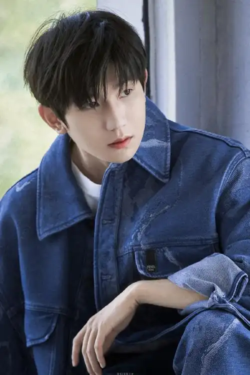 王源肆楼见##王源侧颜写真