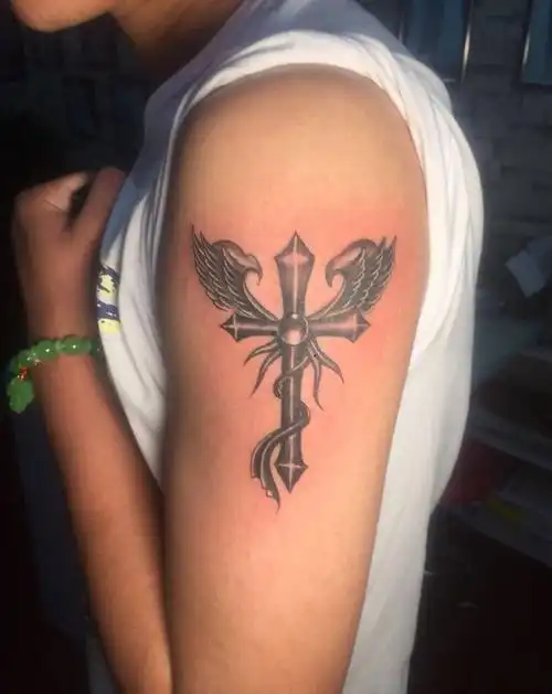 十字架纹身图片_成品手臂宗教纹身图案