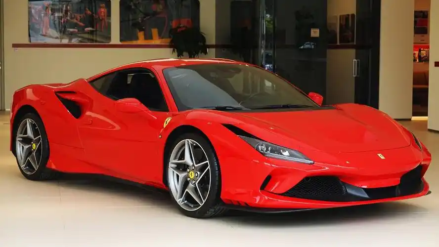 红色的法拉利幽灵车型之一