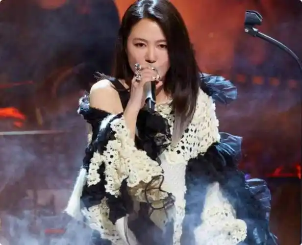 像第一季的李斯丹妮,张含韵,郁可唯,许飞,第二季的周笔畅,江映蓉,第三