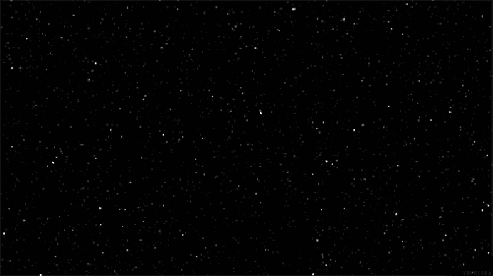 丸子头,干干净净的妆容,将视线都引向了裙子 整片星空穿在身上的感觉