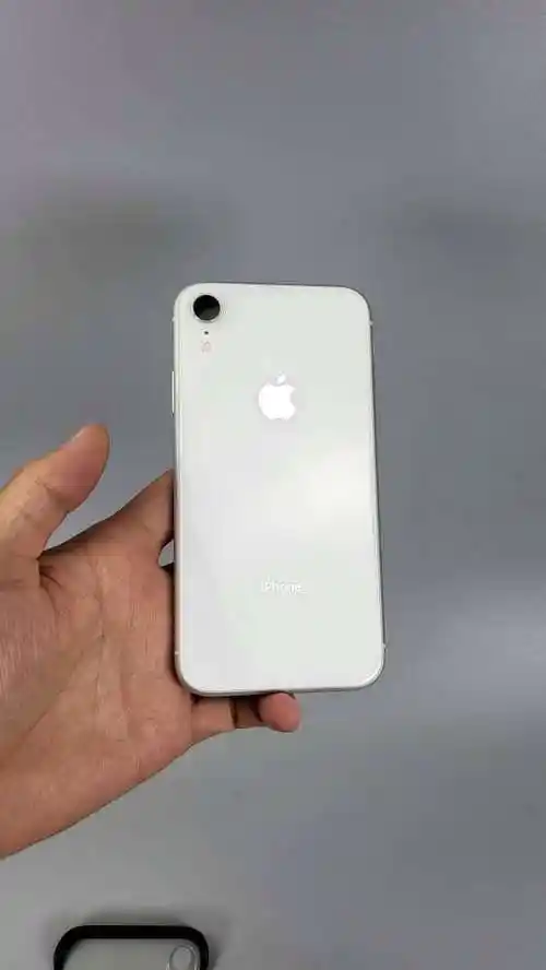 出个iphone xr 64白色国行.
