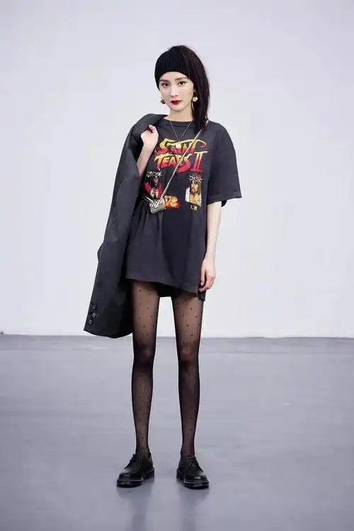 少女感给杨幂太多自信外长里短够洋气小鸟腿最抢镜