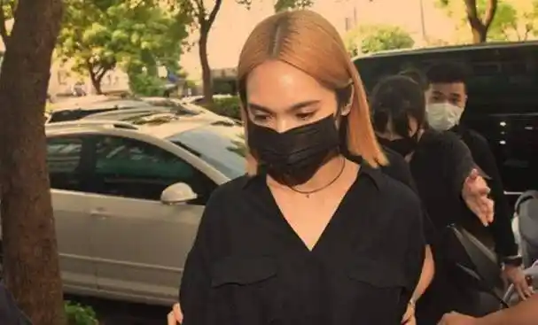 前女友杨丞琳参加追悼会:分开的恋人,谁说不能做朋友_李荣浩_小鬼