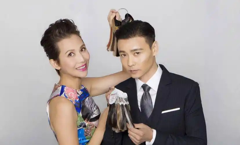 的演技,吸引了大批追随者,包括商界名流刘銮雄和帅气的偶像明星吴亦凡