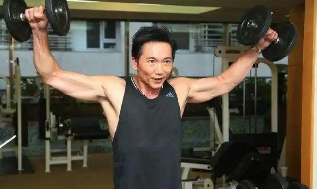 邹兆龙 我演了那么多年戏都没红,却因为演周星驰的戏被骂的红了