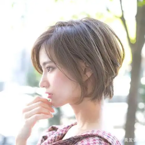 气质型女生短发发型30岁以后的女性更适合