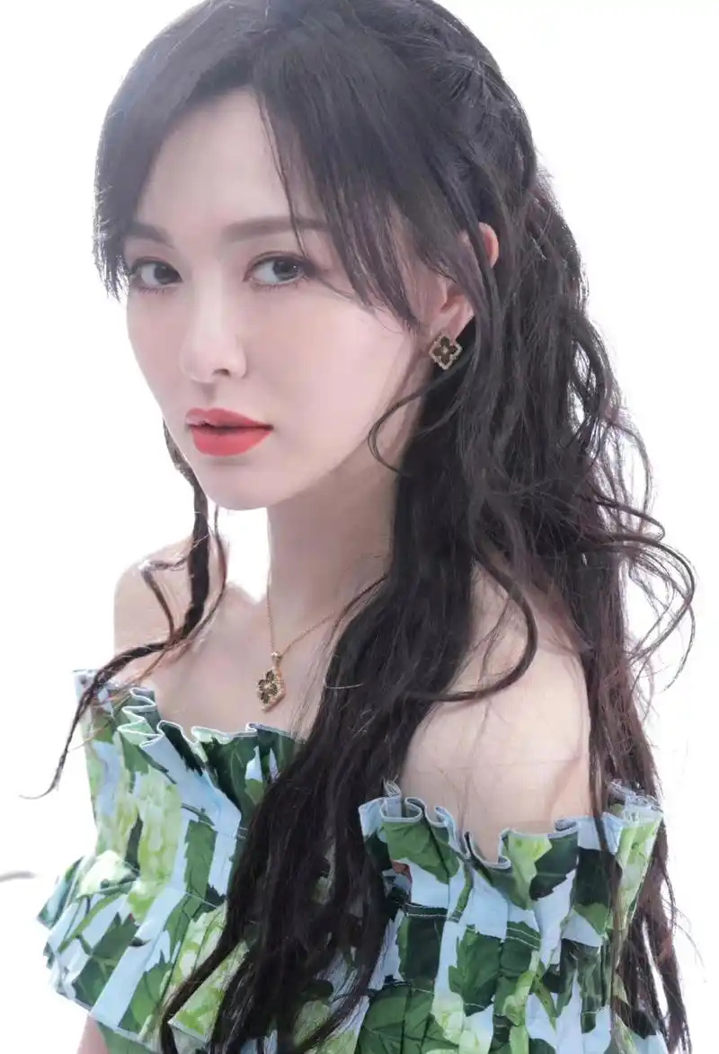 【唐嫣新戏头部古装#念无双#】 唐嫣今日进组爱奇艺的古装仙侠剧 念