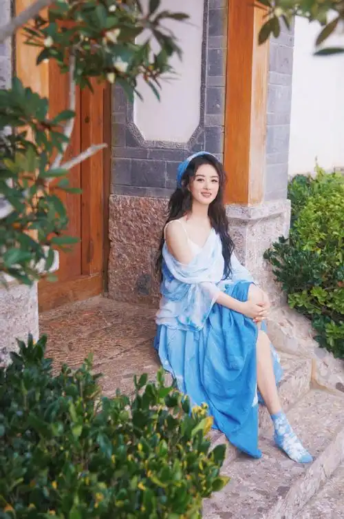 赵丽颖穿了扎染裙子##赵丽颖蓝色扎染手工连衣裙