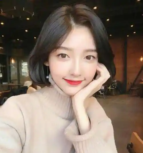 三十四岁女人的短发这样选,时尚减龄又显气质,精干利落又有品味