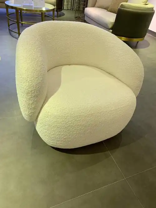 性价比超高的单人沙发白白嫩嫩