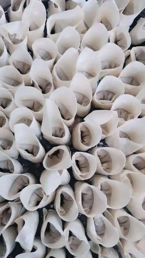 手工馄饨,皮薄馅大!