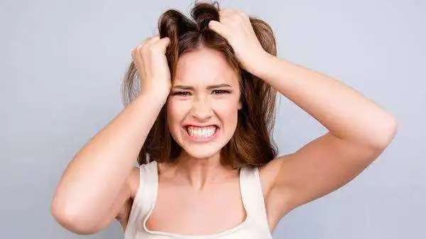 初中生情绪易暴躁,家长要及时加以纠正,才能更有利于孩子成长