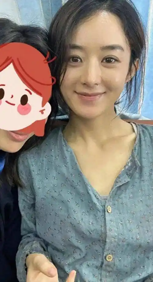 赵丽颖私下状态曝光,素颜出镜居然是这样,没有大家说的那么好看