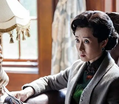 图刘敏涛伪装者剧照霸气侧漏演技被赞张弛有度