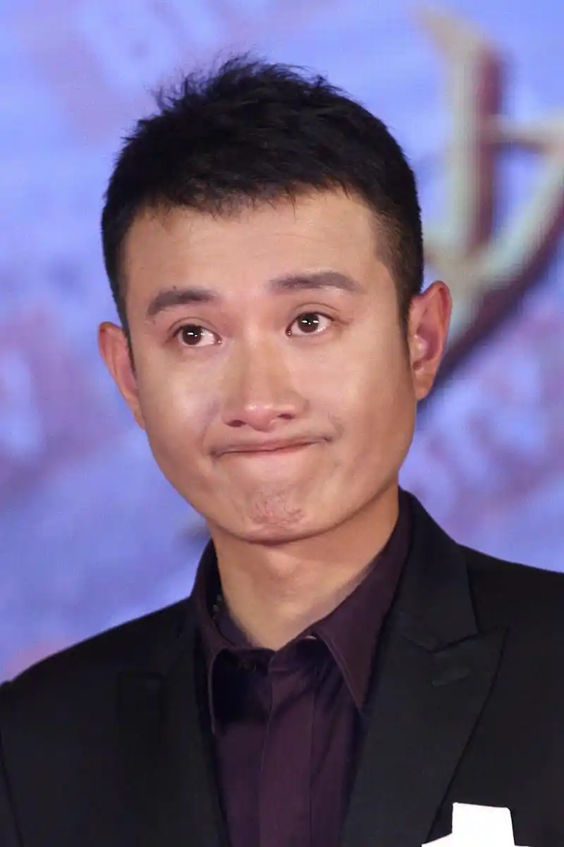 38岁文章近况显憔悴#  3月31日,久未露面的演员文章突然引发网友纫殚